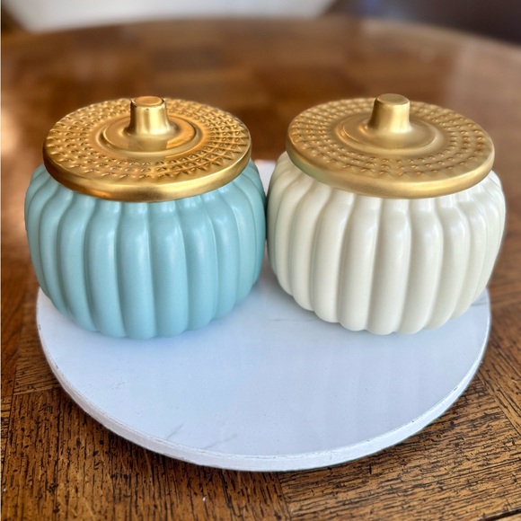 White and Gold Pumpkin Jar Soy Candle - Picture 3 of 3